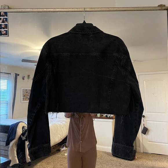 H&M Cropped Black Denim Jacket - Picture 5 of 6